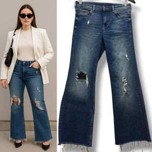 451 H&M |EUC Turkey Vintage Distressed Mid-Wash Raw Hem Flare Blue Jeans (Sz 28)